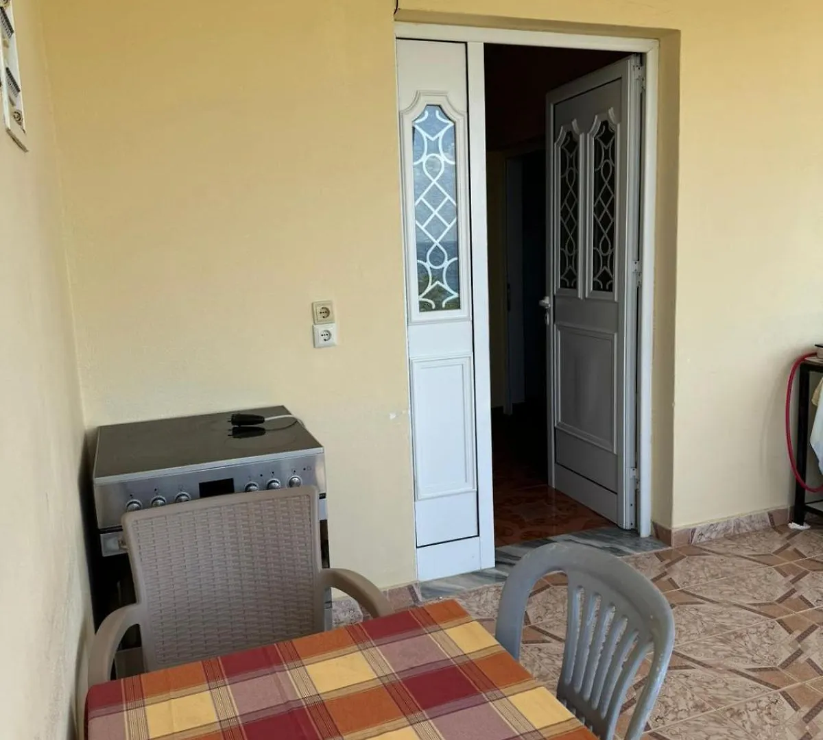 Ari'S Guest House Borsh Holiday home