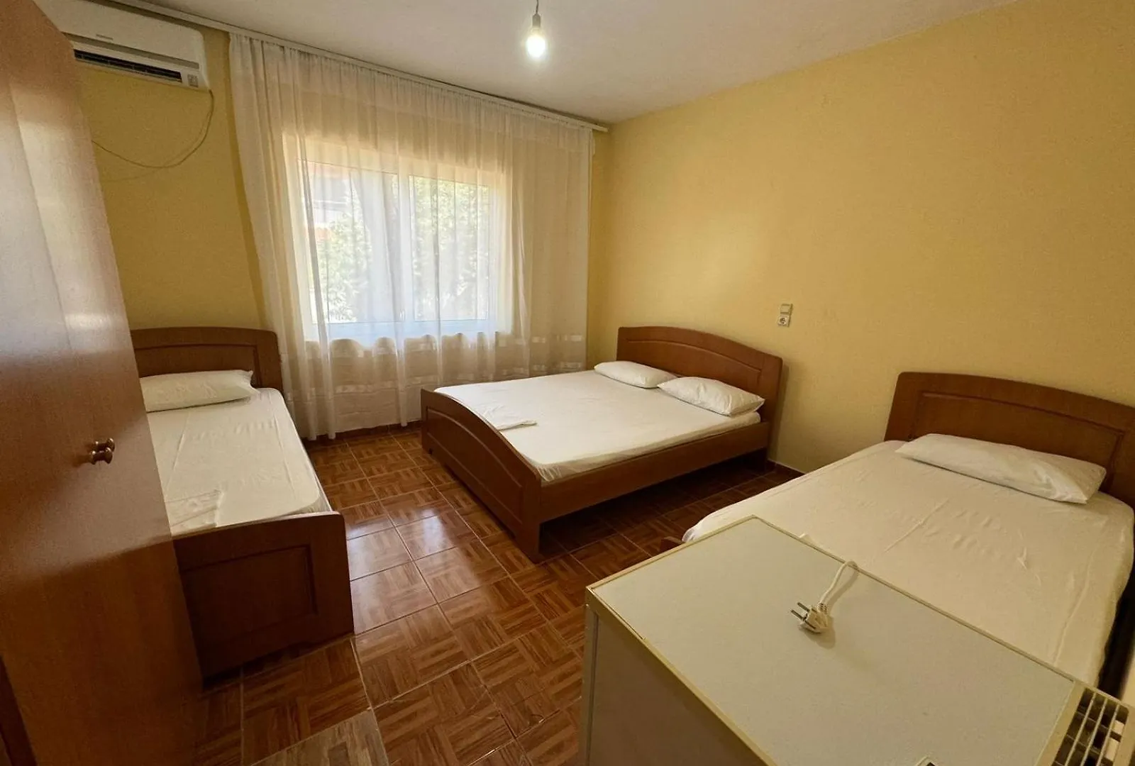 Ari'S Guest House Borş